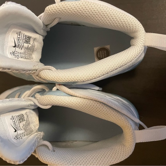 Kids sz 10c Nike foamposite. These shoes are in great condition! Only worn once. - Picture 3 of 4